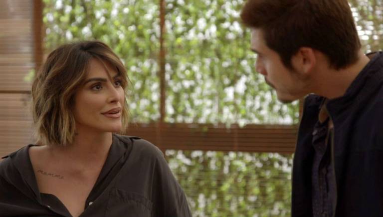 Resumo novela “O Tempo Não Para” 03/09: Marocas constrange Betina na rua